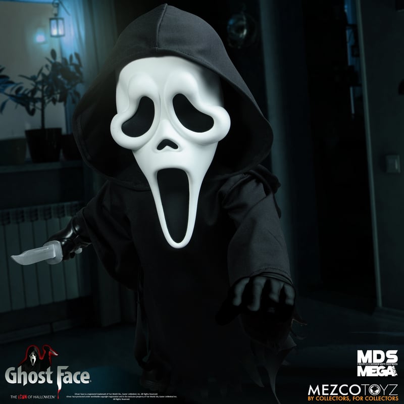 Ghost Face Mezco Designer Series Mega Scale Figure