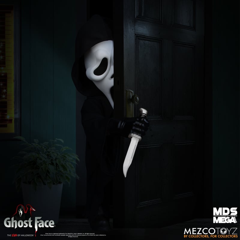 Ghost Face Mezco Designer Series Mega Scale Figure